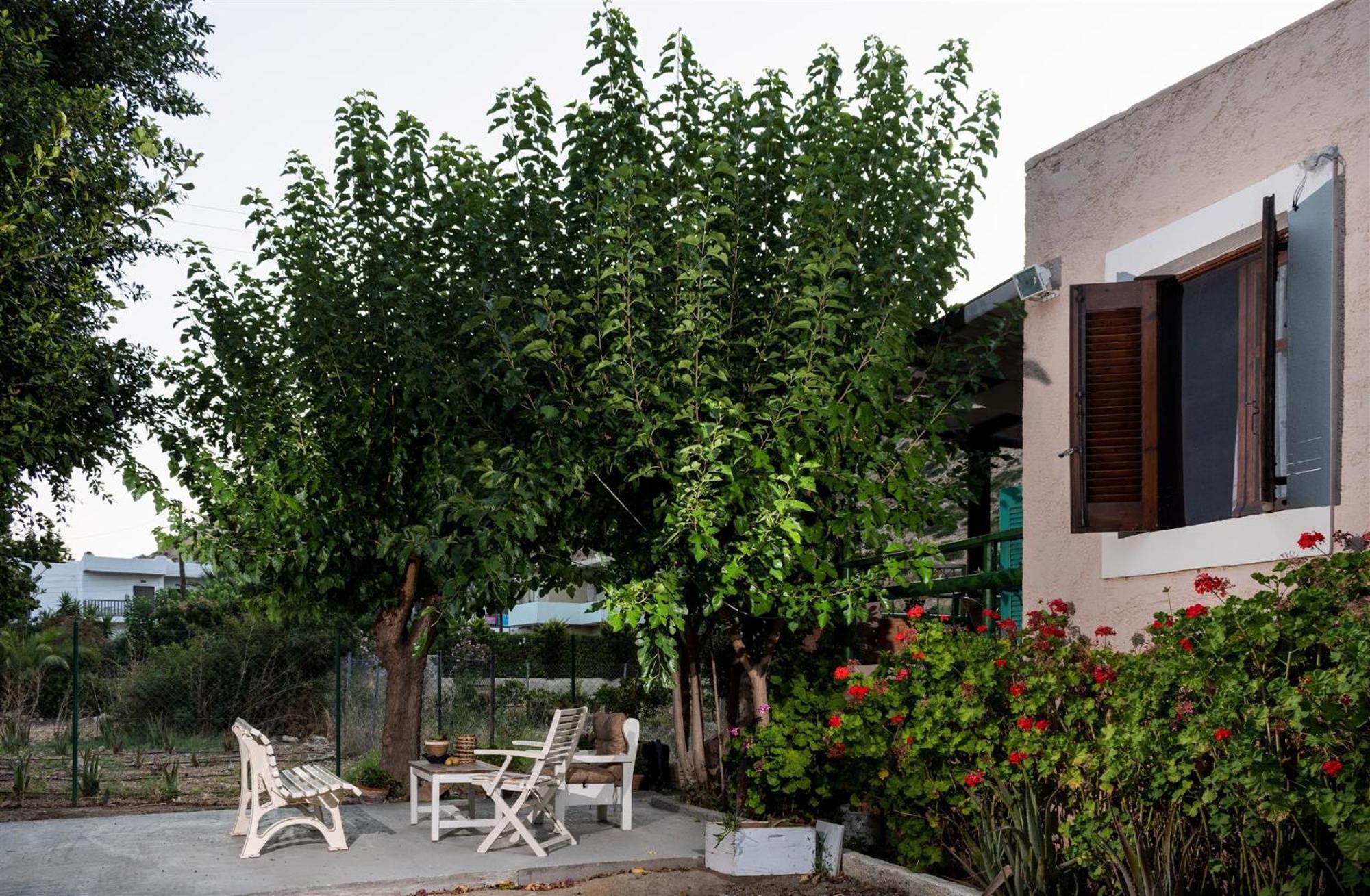 Filia Rooms Matala Esterno foto
