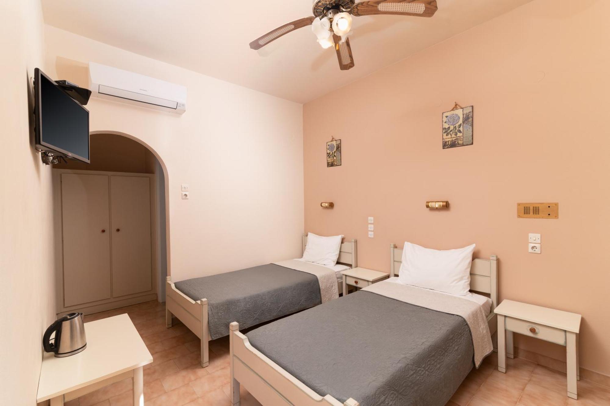 Filia Rooms Matala Esterno foto