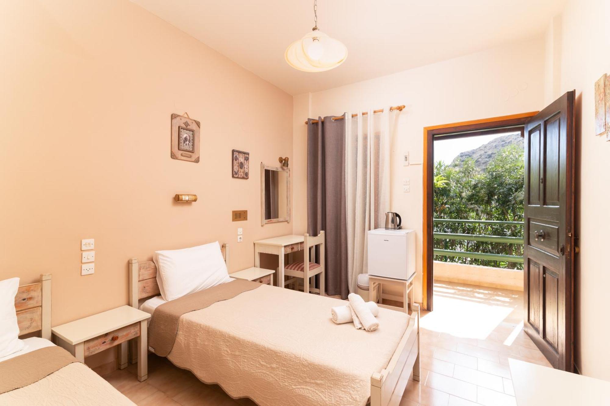 Filia Rooms Matala Esterno foto